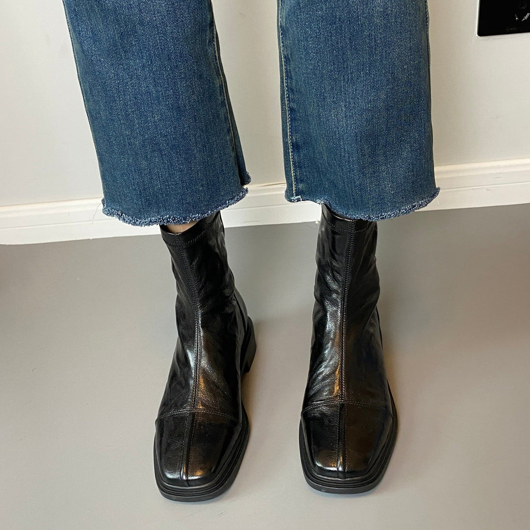 Bottines Femme en Cuir Bout Carré – Semelle Crantée