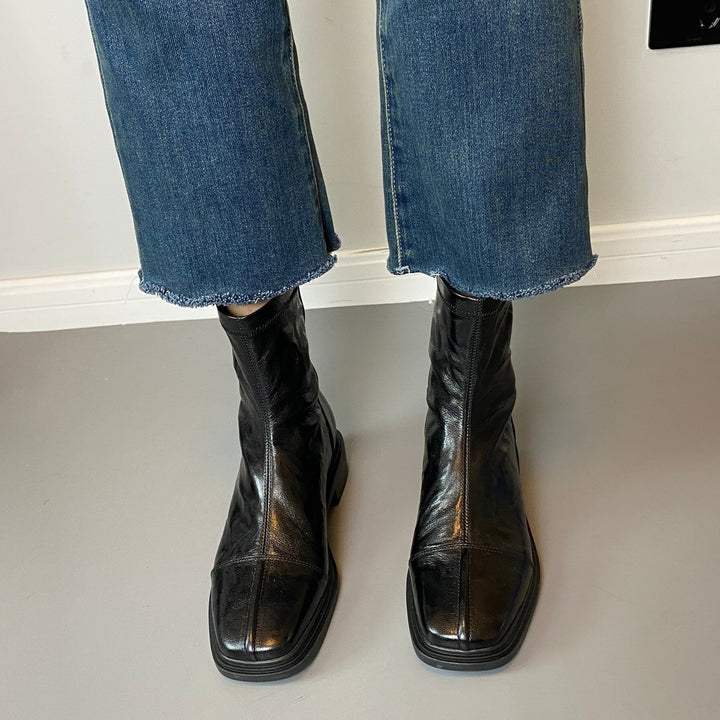 Bottines Femme en Cuir Bout Carré – Semelle Crantée
