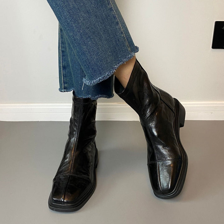 Bottines Femme en Cuir Bout Carré – Semelle Crantée