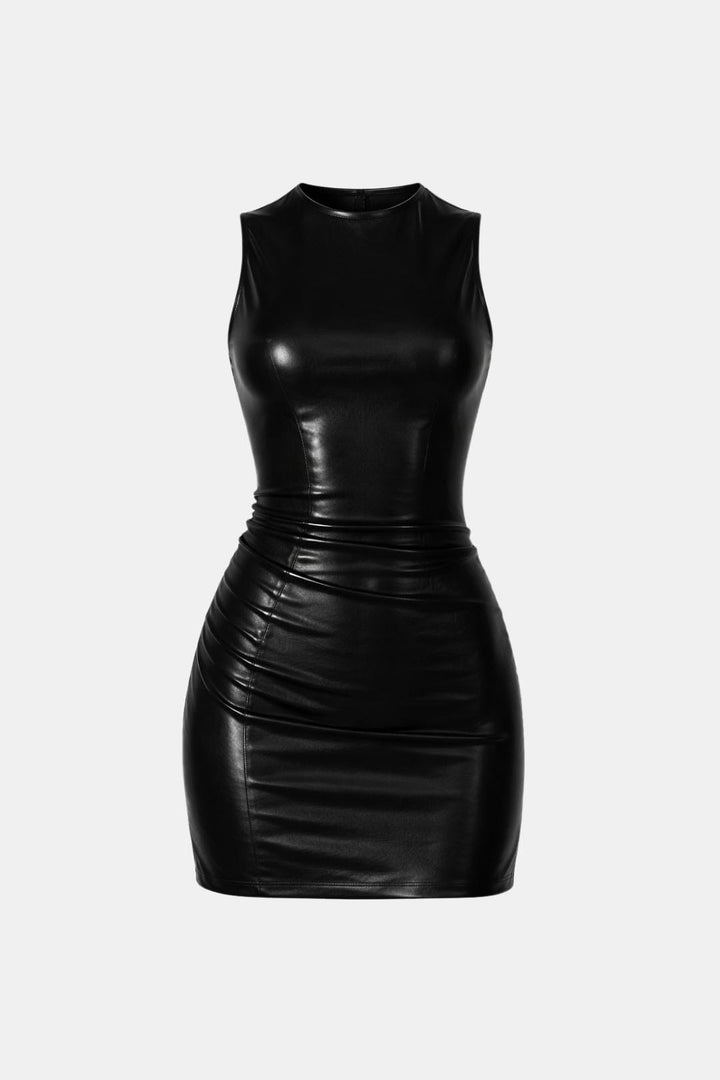 Mini-Kleid für Damen aus glänzend beschichtetem Stoff – Eng anliegender Schnitt