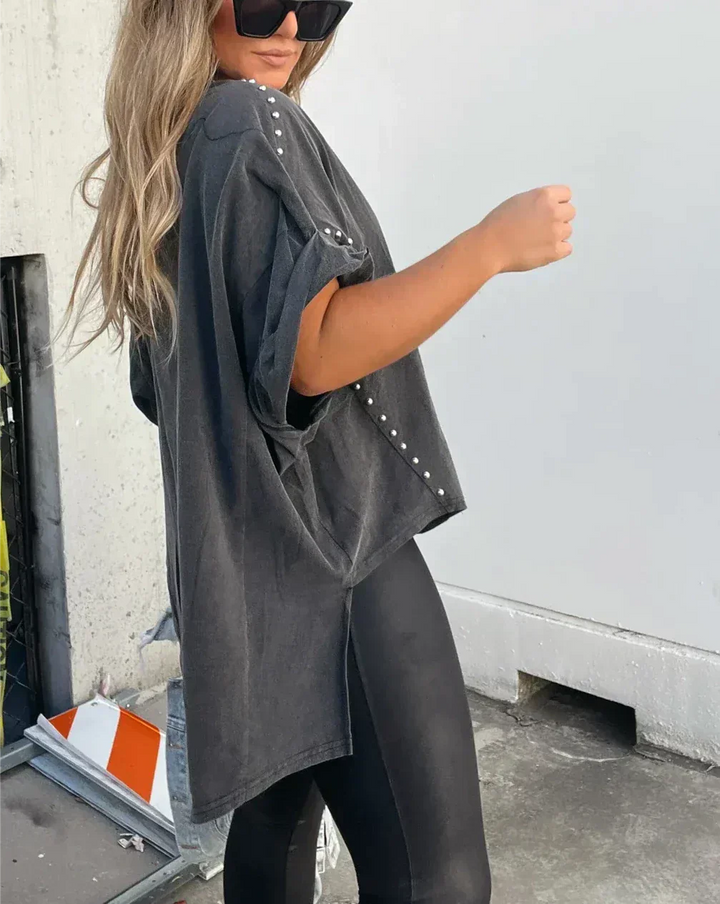 T-Shirt Femme Oversize Orné de Clous – Coupe Boyfriend Décontractée