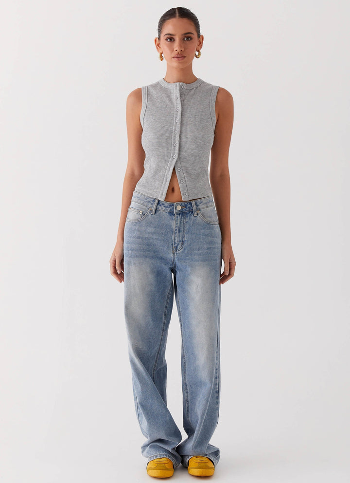 Top corto da donna in maglia a coste – Collo con bottoni senza maniche