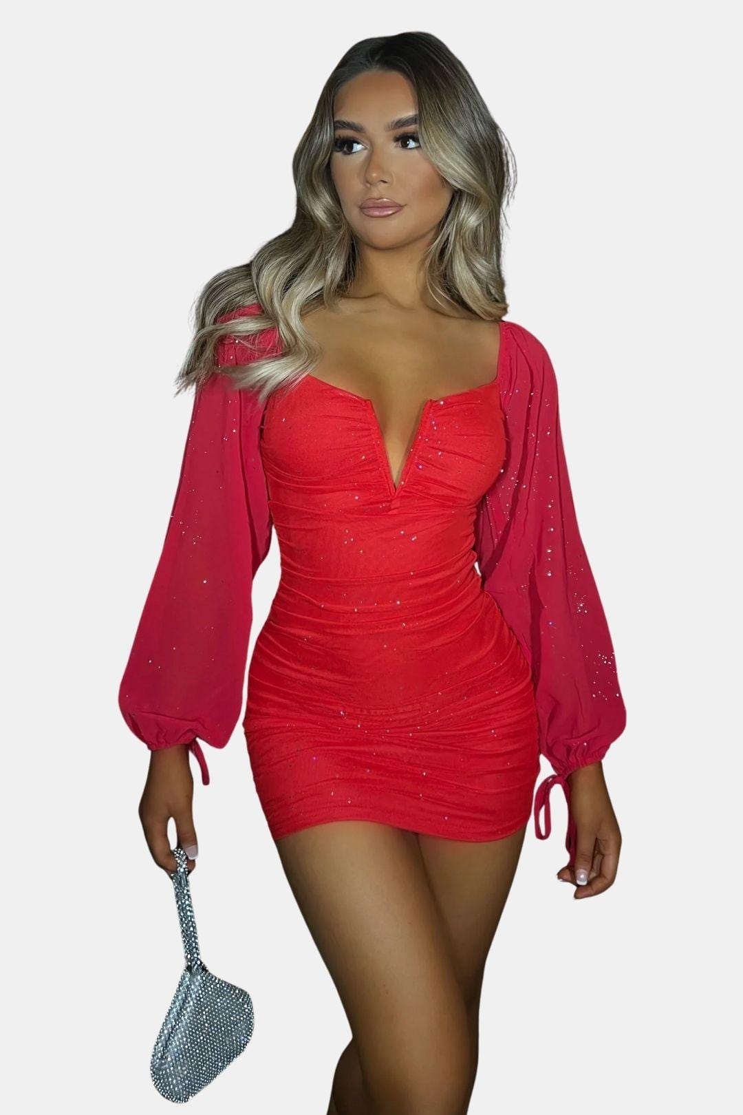 Mini-Kleid für Damen mit langen Ärmeln – tailliert mit Herz-Ausschnitt