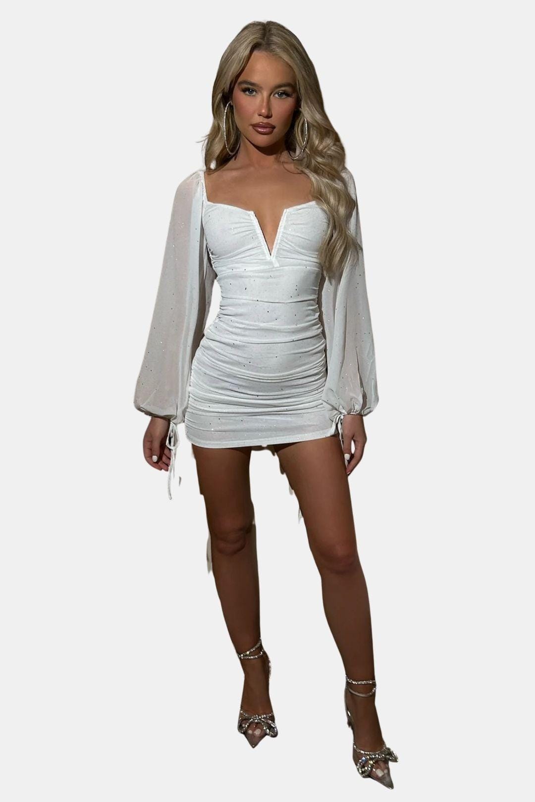 Mini-Kleid für Damen mit langen Ärmeln – tailliert mit Herz-Ausschnitt