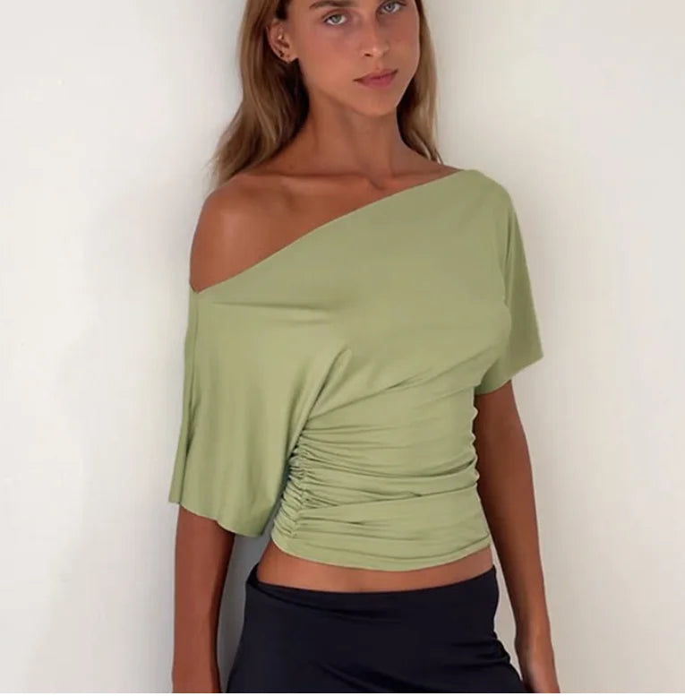 Top Femme Asymétrique Épaule Dénudée – Coupe Slim Courte