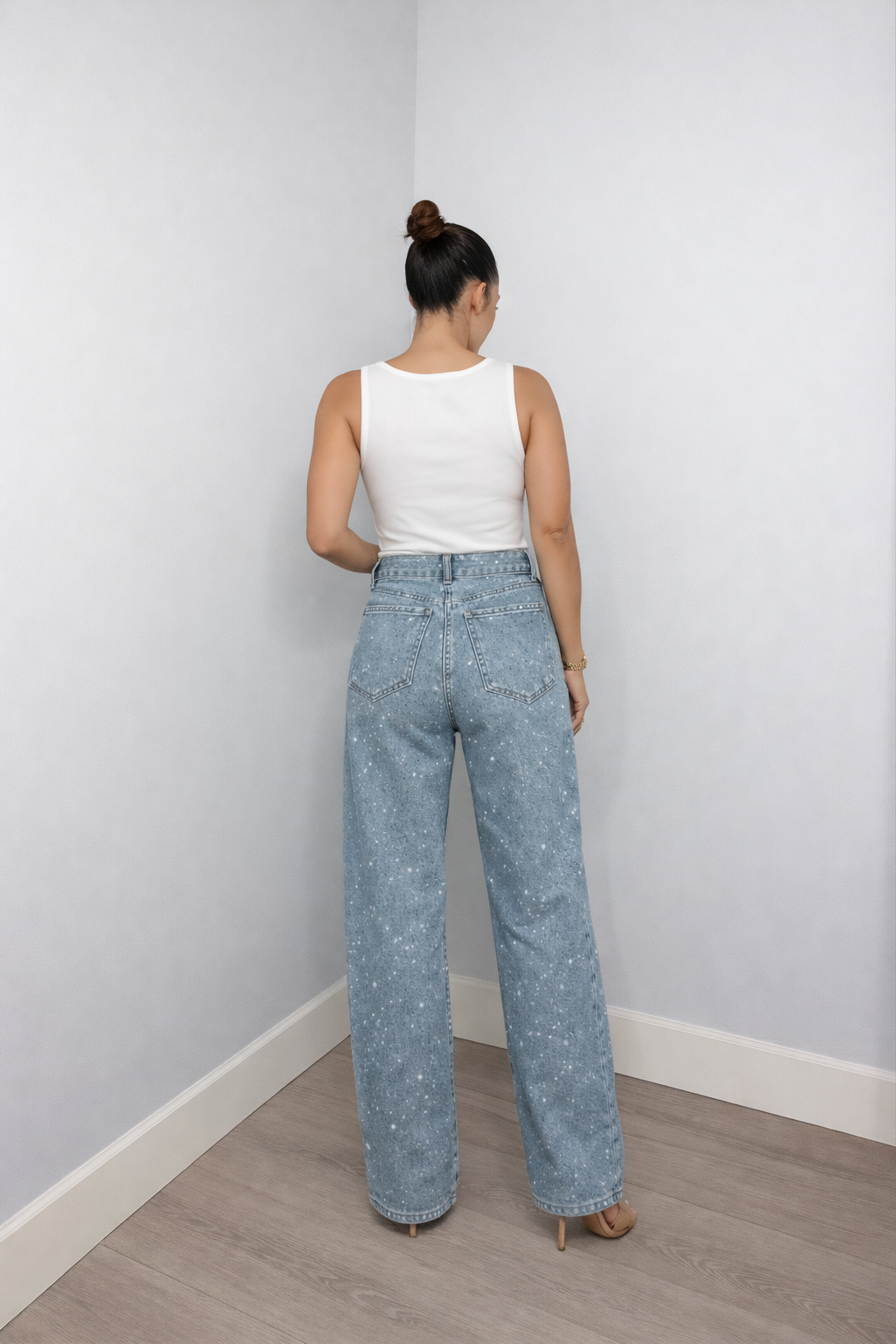 Damenjeans mit hoher Taille, gerade geschnitten – Stretch, glitzerndes Detail, Struktur