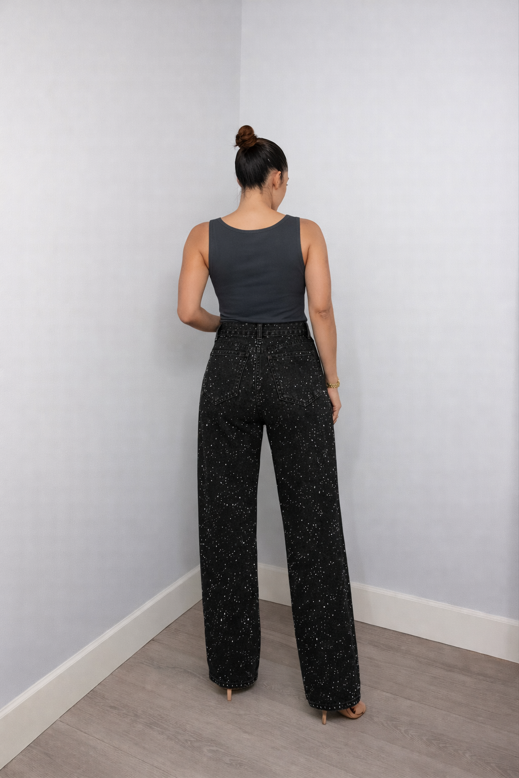 Damenjeans mit hoher Taille, gerade geschnitten – Stretch, glitzerndes Detail, Struktur