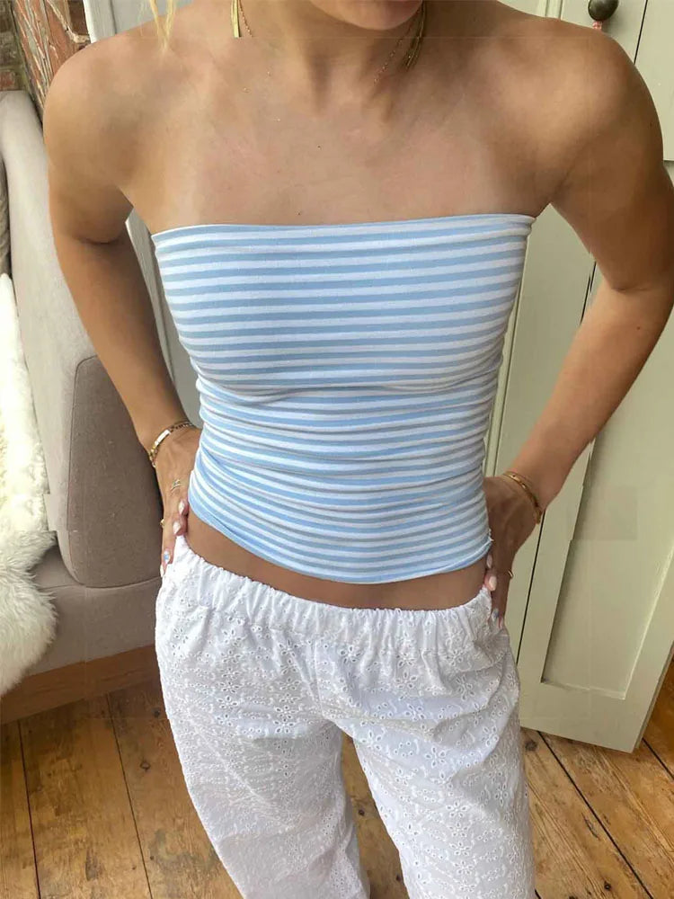 Gestreiftes trägerloses Damen-Tubetop – kurze, taillierte Passform
