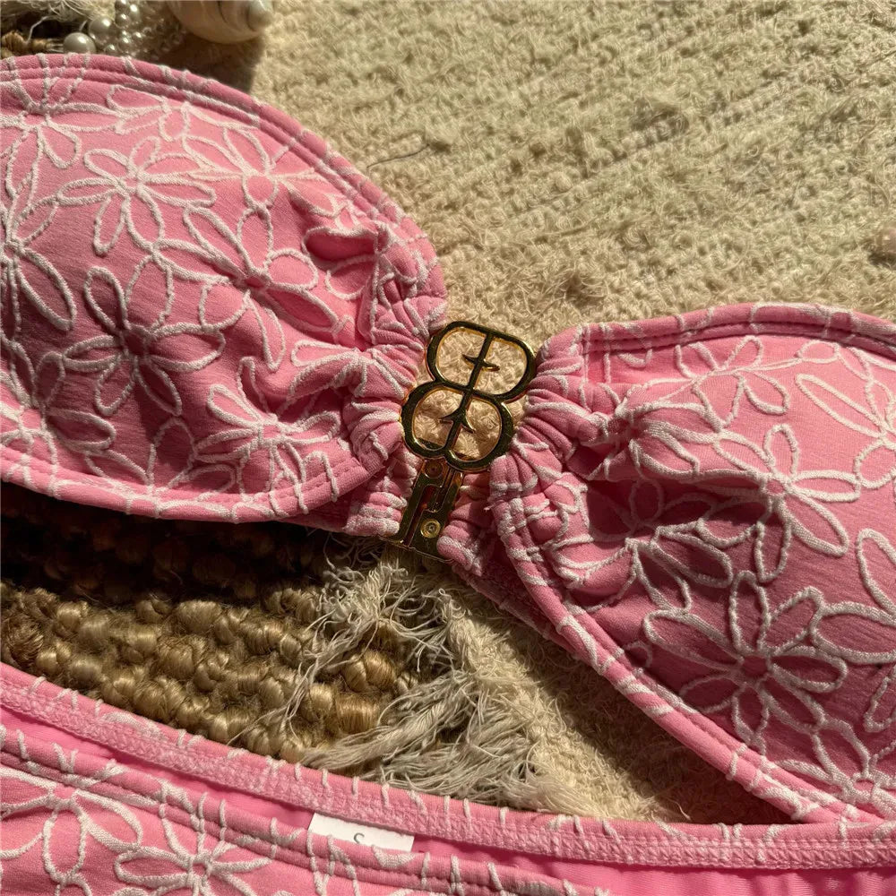 Bikini donna a fascia con ricamo floreale – taglio alto