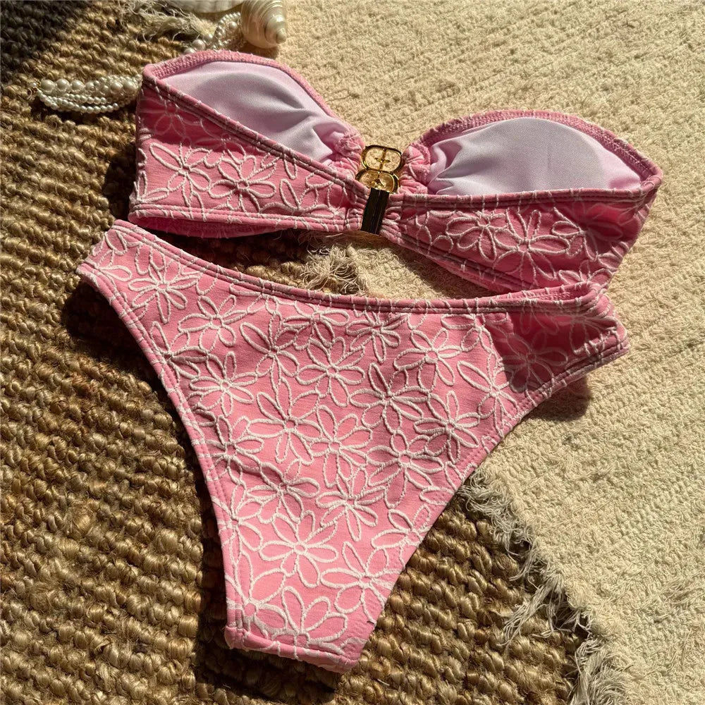 Bikini donna a fascia con ricamo floreale – taglio alto