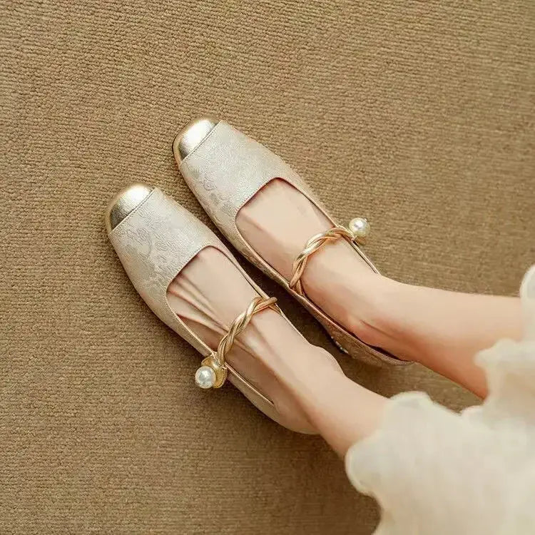 Mary Jane Pumps für Damen – Obermaterial mit geprägtem Blumenmuster & Blockabsatz