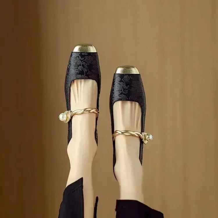 Mary Jane Pumps für Damen – Obermaterial mit geprägtem Blumenmuster & Blockabsatz