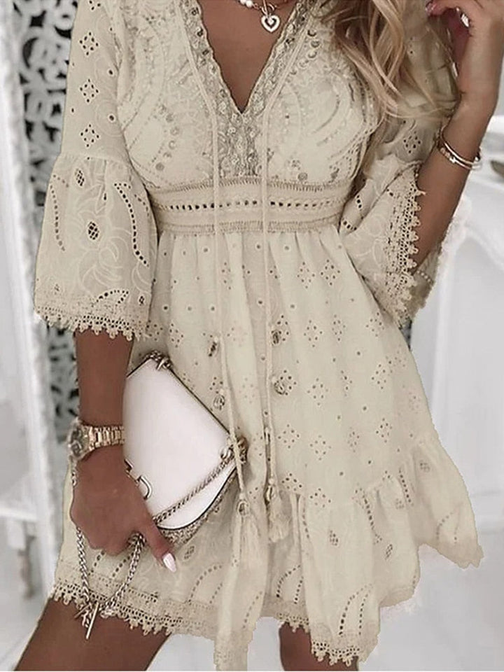 Boho-Minikleid für Damen aus Baumwolle – V-Ausschnitt mit bestickten Quasten