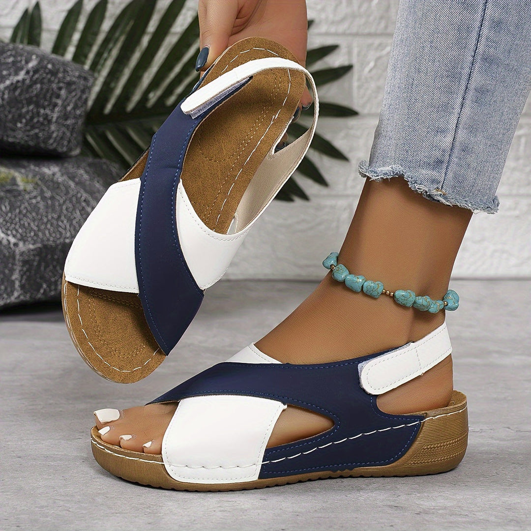 Sandales Compensées Femme Bout Ouvert – Design Color Block à Bride Arrière