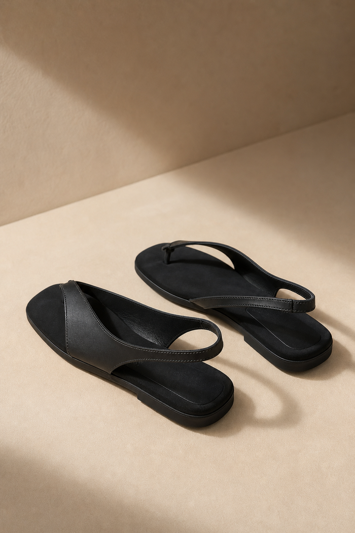Flache Damen-Sandalen mit eckiger Zehenpartie – minimalistische Retro-Silhouette