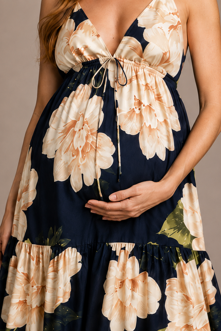 Langes Umstandskleid für Damen mit Blumenmuster – V-Ausschnitt, Empire-Taille, gestufter Rock