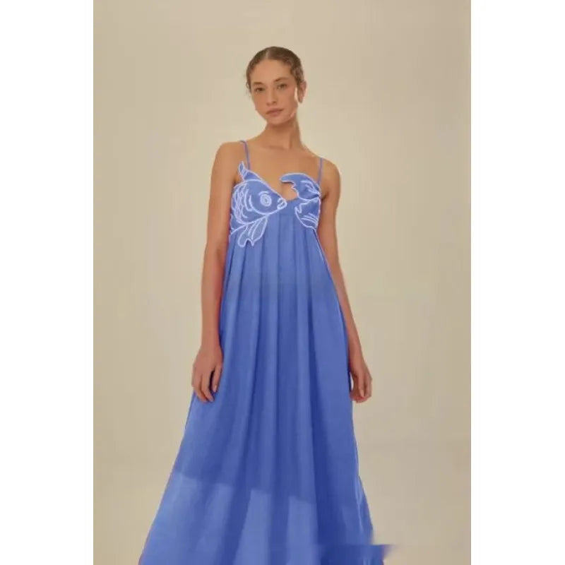 Maxikleid für Damen mit Trägern – Fischstickerei und Volantrock