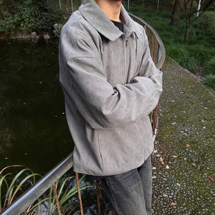 Herrenjacke mit Reißverschluss, lässiger Schnitt – fallende Schultern, minimalistischer Stil