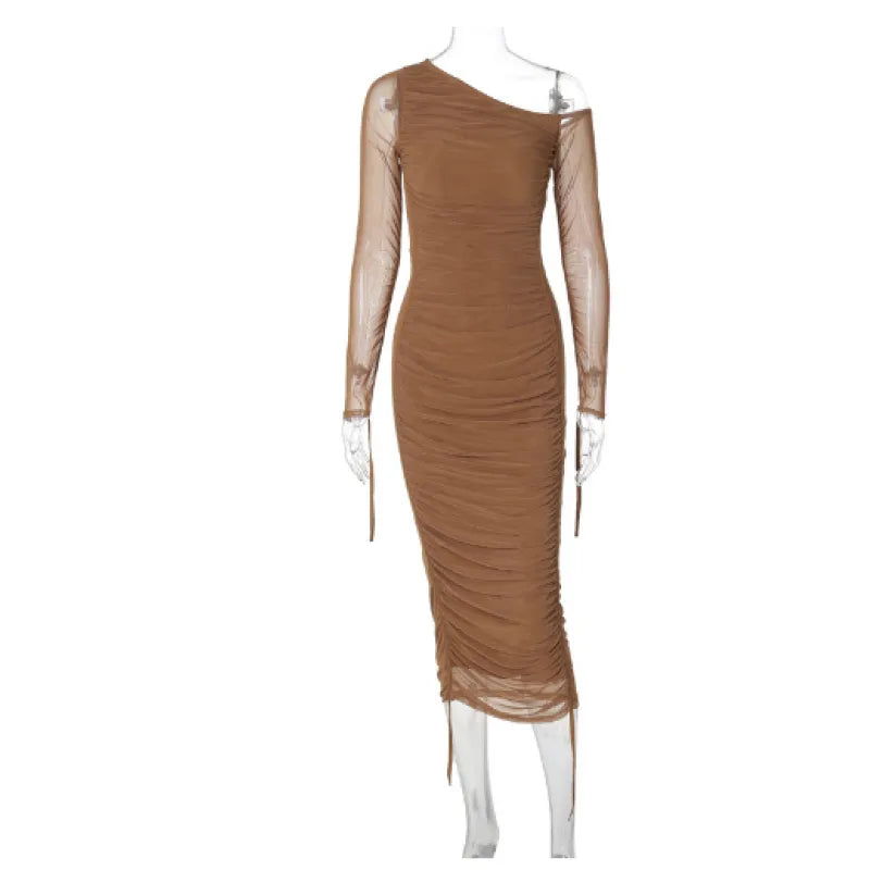 Langes Damenkleid Bodycon – Asymmetrischer Ausschnitt, Ein-Schulter-Design, Lange durchsichtige Ärmel
