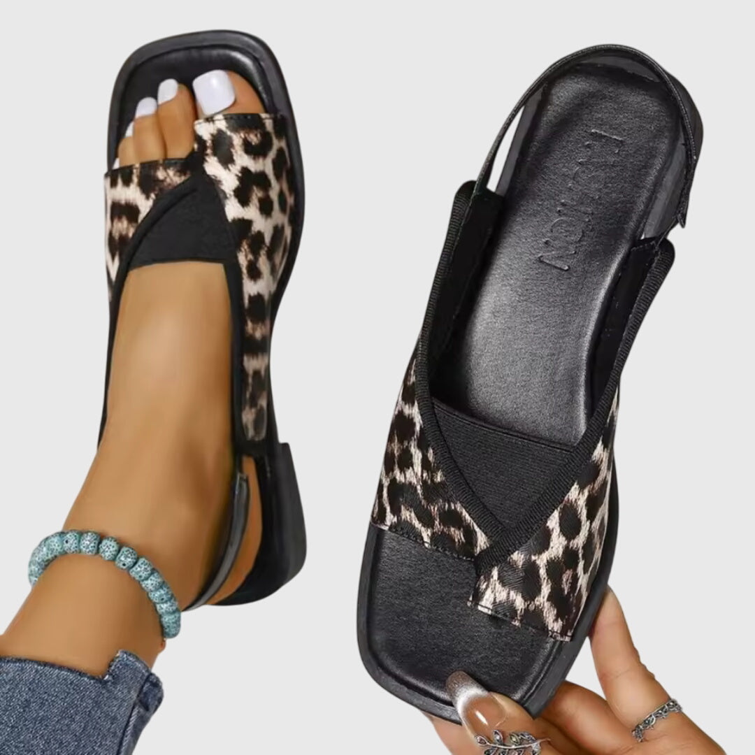 Flache Damensandalen mit quadratischer Spitze – leichter Slip-On-Stil