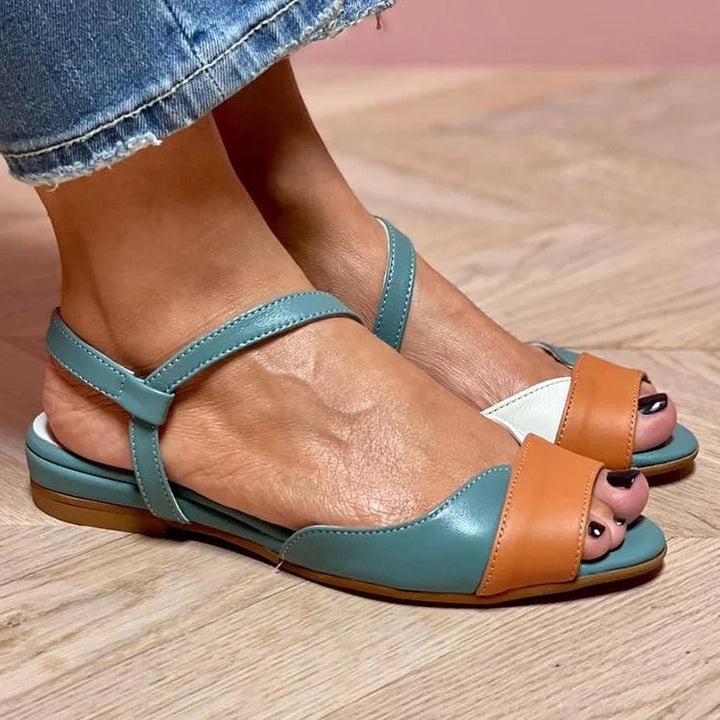 Flache Sandalen für Damen aus veganem Leder – Colour-Block-Design mit Fersenriemen