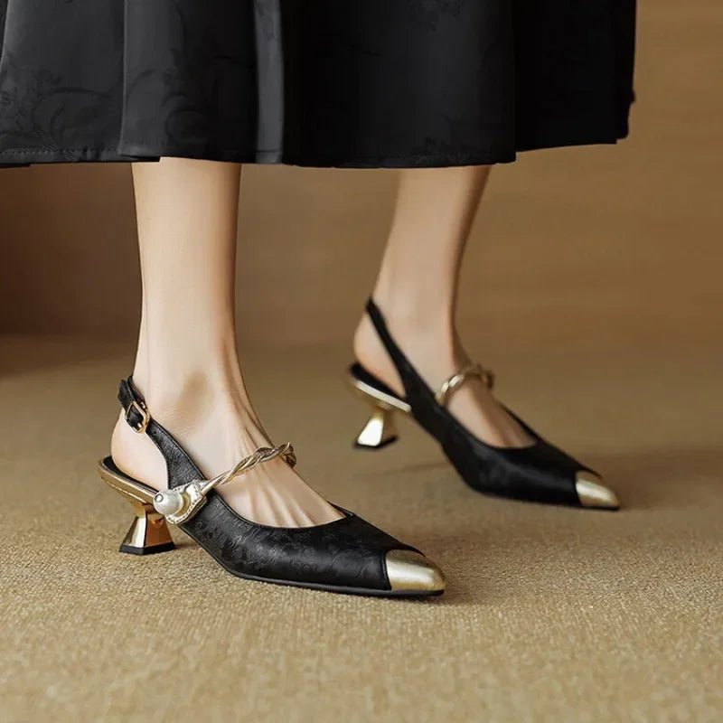 Décolleté donna in jacquard con cinturino slingback – cinturino perla e punta metallica