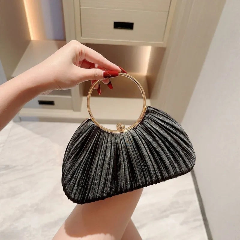 Geplooide handtas voor dames – Sculpturale ringhandgreep