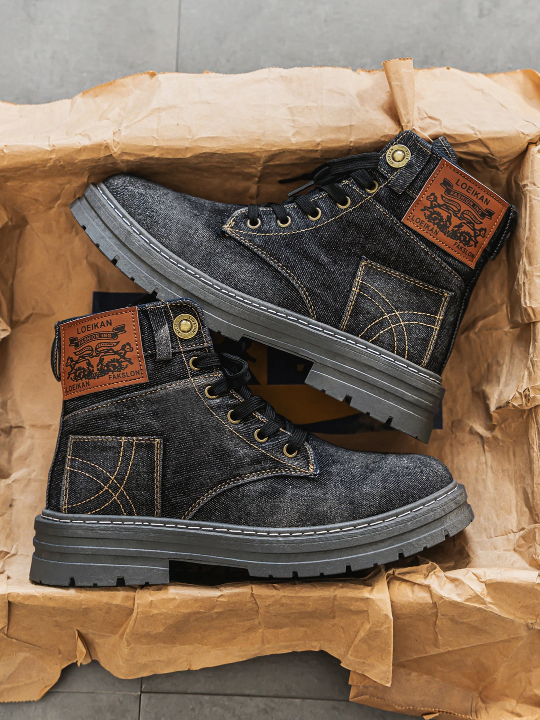 Men's Lace-Up Boots in Textured Canvas – Thick Sole and Contrasting Stitching