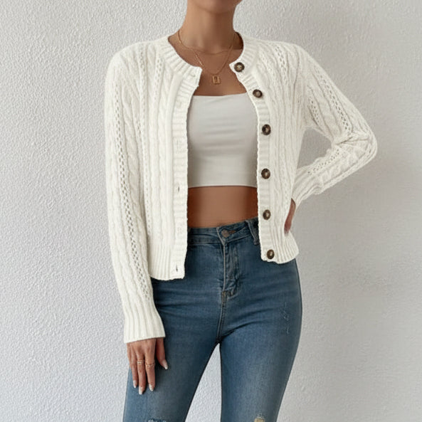 Cardigan Femme en Maille Torsadée – Col Rond Boutonné