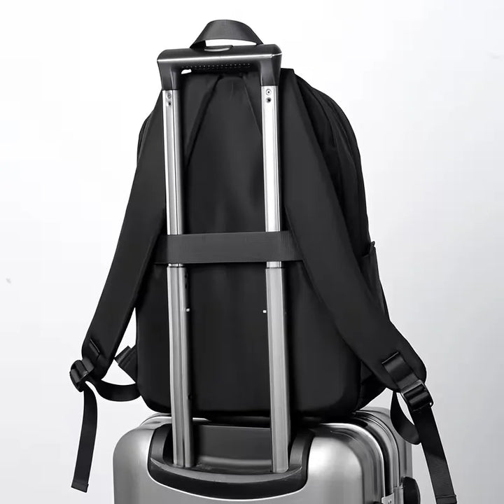 Zaino da uomo in tessuto strutturato – impermeabile e con più tasche