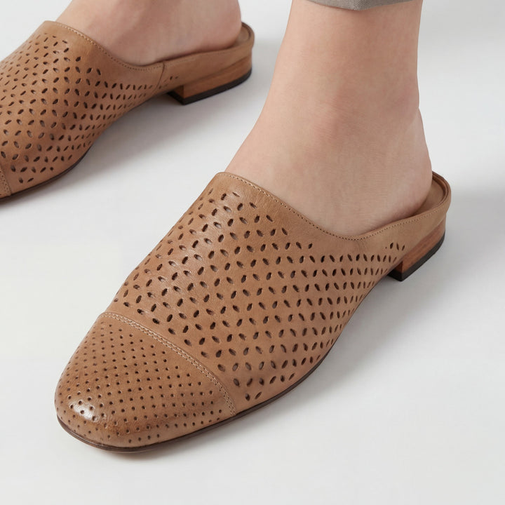 Damen Mules aus Leder – Geschlossene Spitze Normale Passform