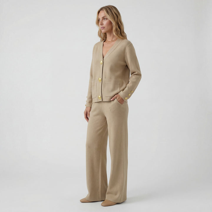 Damen Set aus Cardigan und Hose aus Acrylstrick – Lässiger Schnitt mit Knöpfen