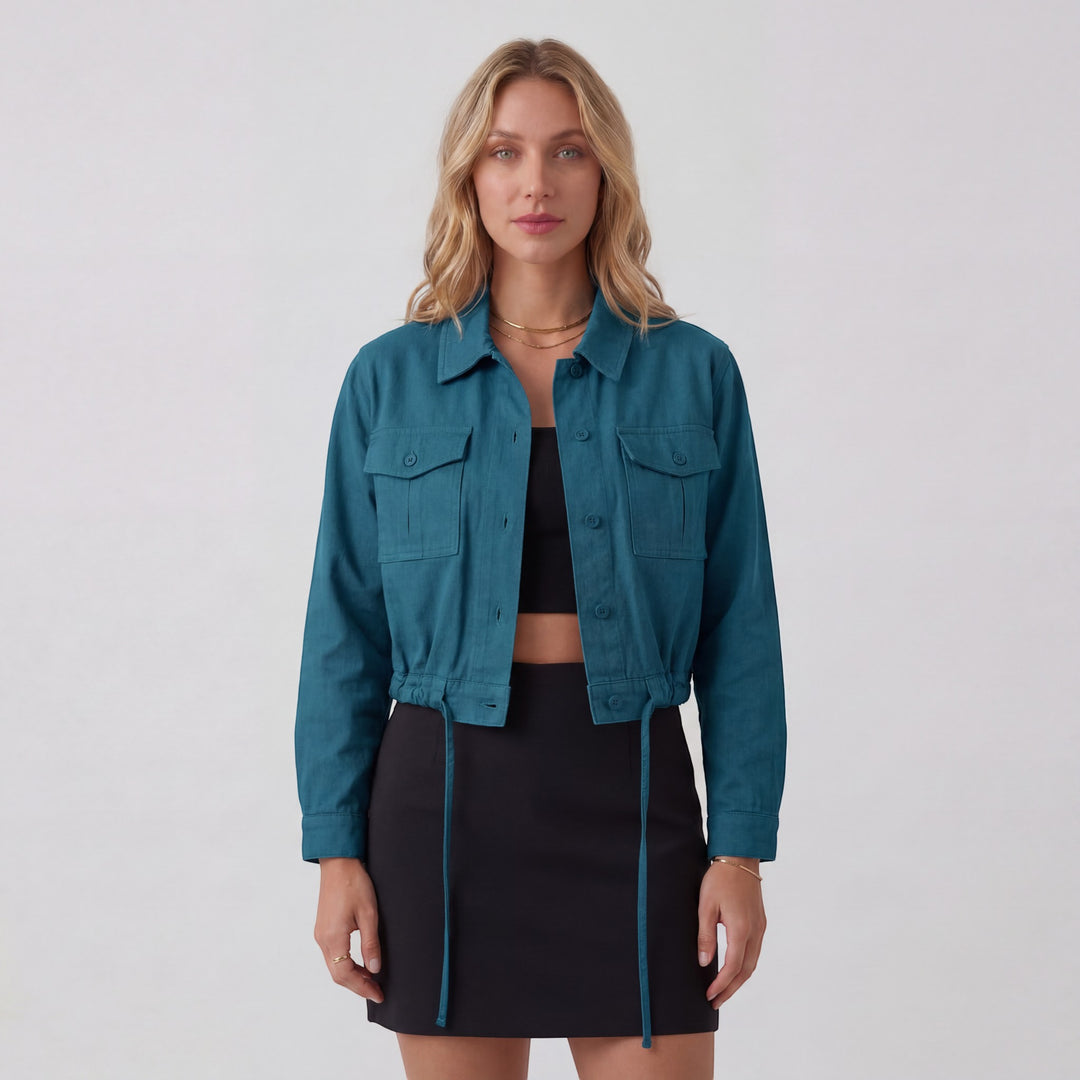 Kurze Damenjacke aus Baumwollmischung – Weiter Schnitt mit Brusttaschen