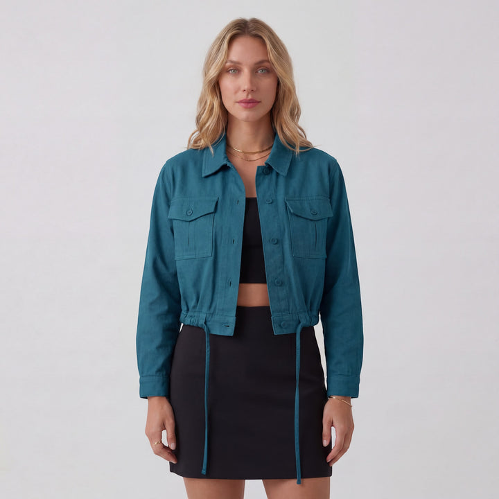 Kurze Damenjacke aus Baumwollmischung – Weiter Schnitt mit Brusttaschen