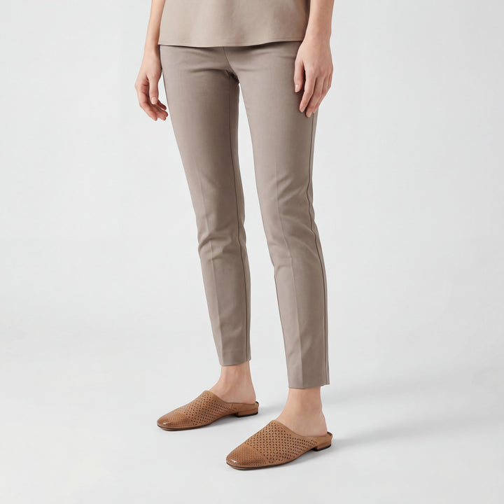 Damen Mules aus Leder – Geschlossene Spitze Normale Passform