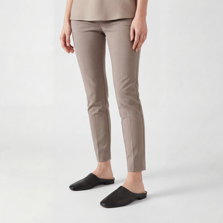 Damen Mules aus Leder – Geschlossene Spitze Normale Passform