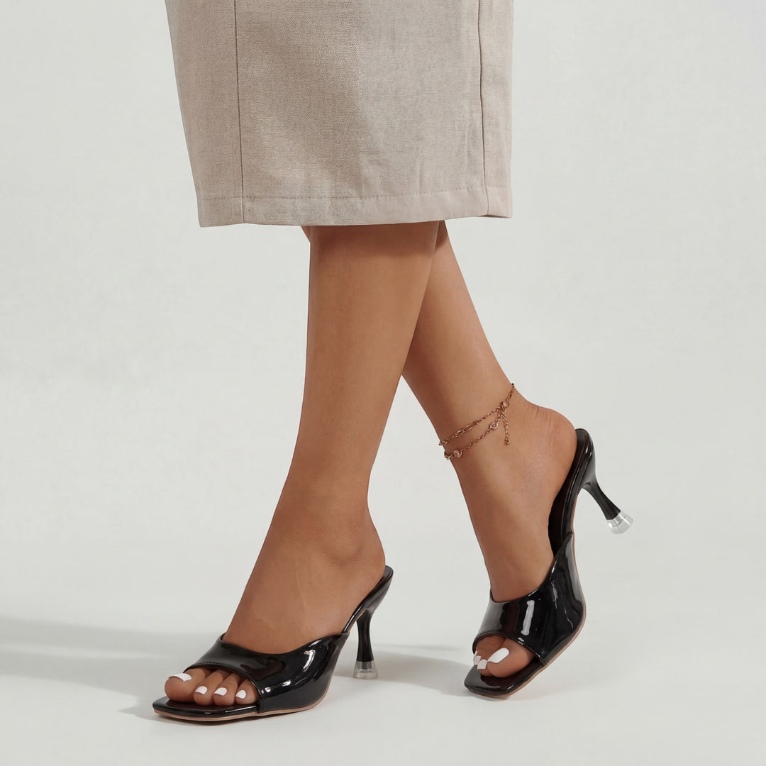 Damen Mules mit Absatz aus glänzendem Leder – Quadratische Spitze