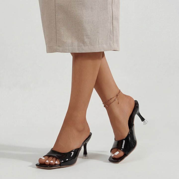Damen Mules mit Absatz aus glänzendem Leder – Quadratische Spitze