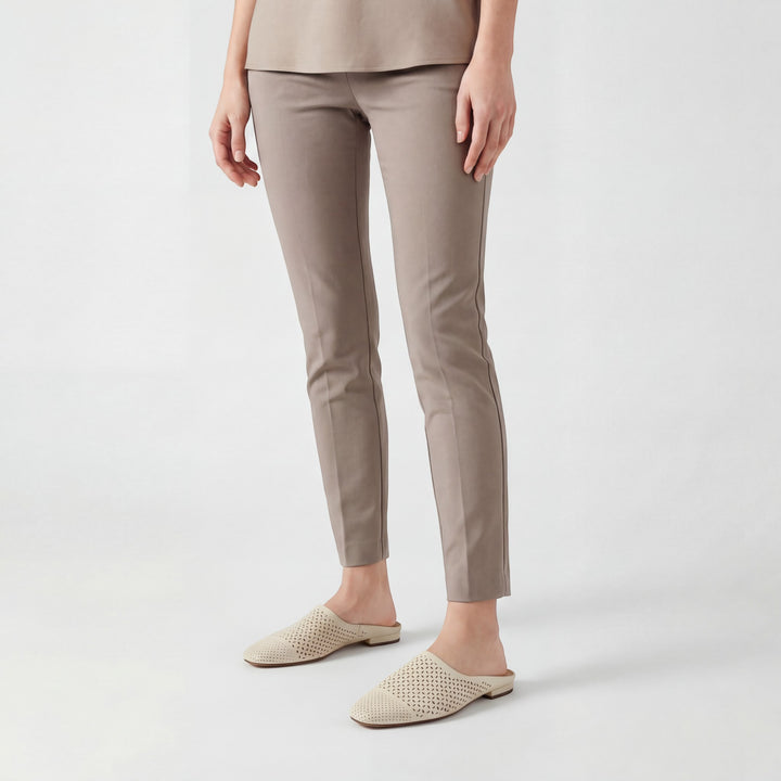Damen Mules aus Leder – Geschlossene Spitze Normale Passform