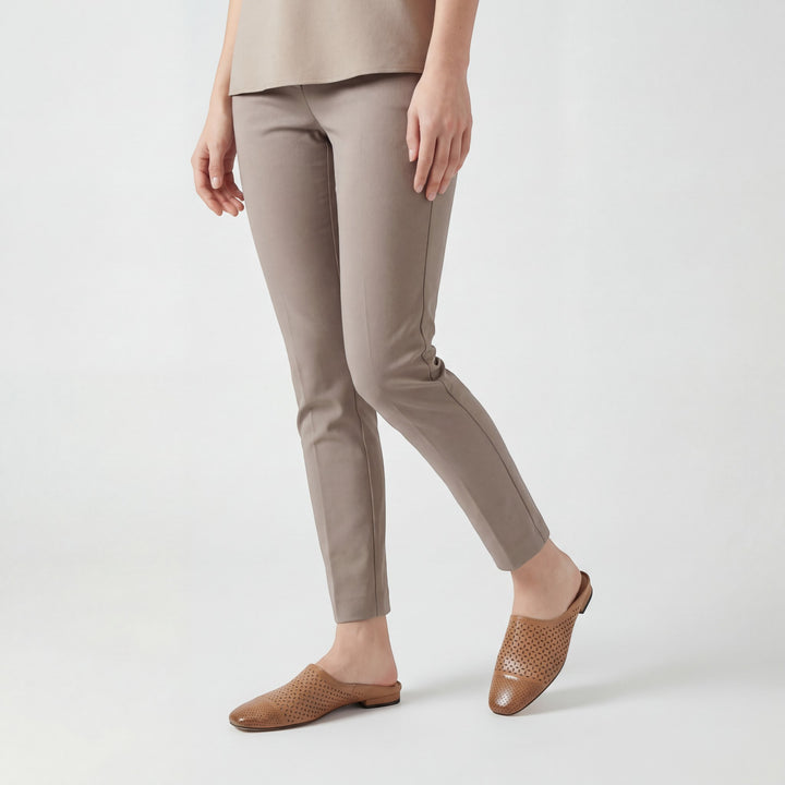 Damen Mules aus Leder – Geschlossene Spitze Normale Passform