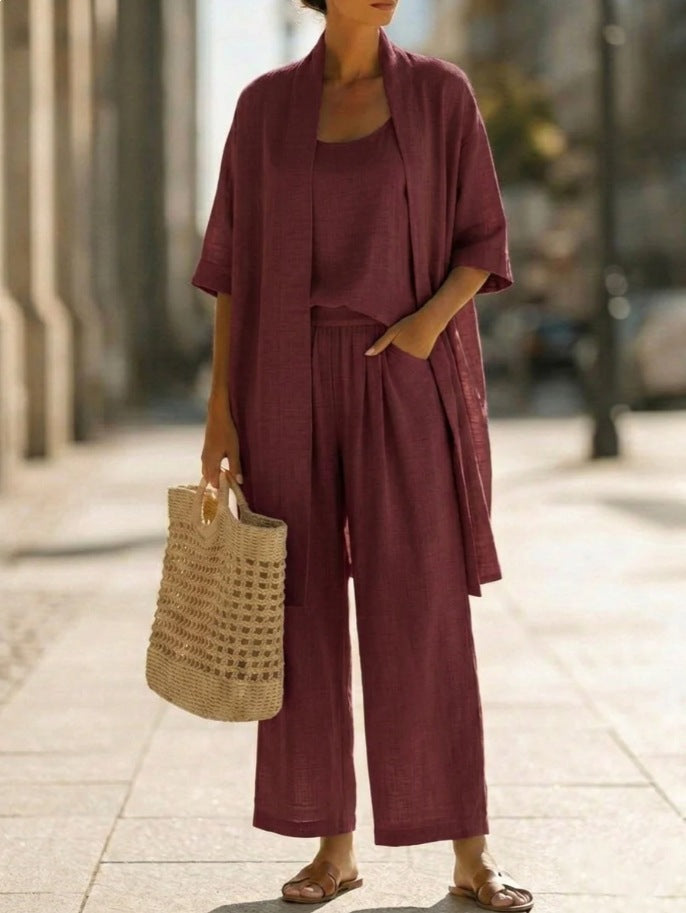 Dreiteiliges Damen-Ensemble – mittellanger Cardigan, Trägertop und gerade geschnittene Hose
