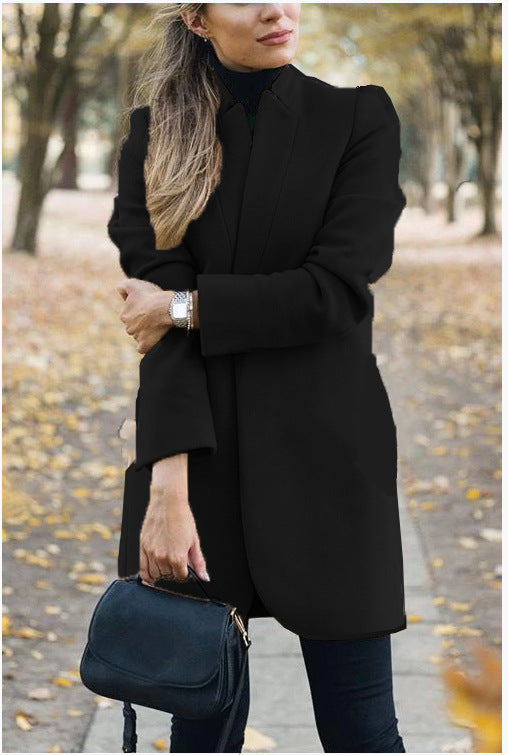 Damenmantel aus Wolle mit Stehkragen – taillierter Cardigan-Schnitt