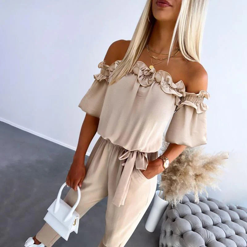 Combinaison Femme Tissu Lisse – Épaules Dénudées, Volants, Coupe Fuselée