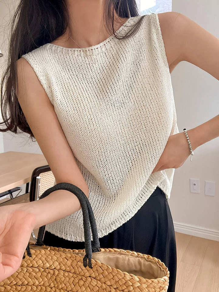 Top Women’s Sleeveless Knit – Refined Minimalist Sweater