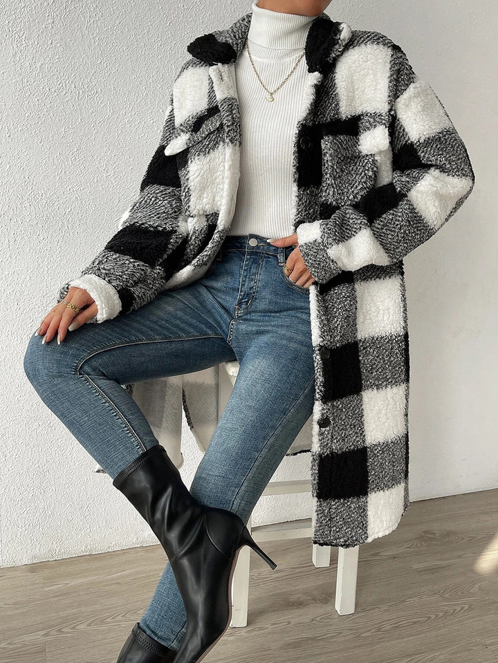 Manteau Femme Long Coupe Décontractée à Carreaux – Détail Splicé