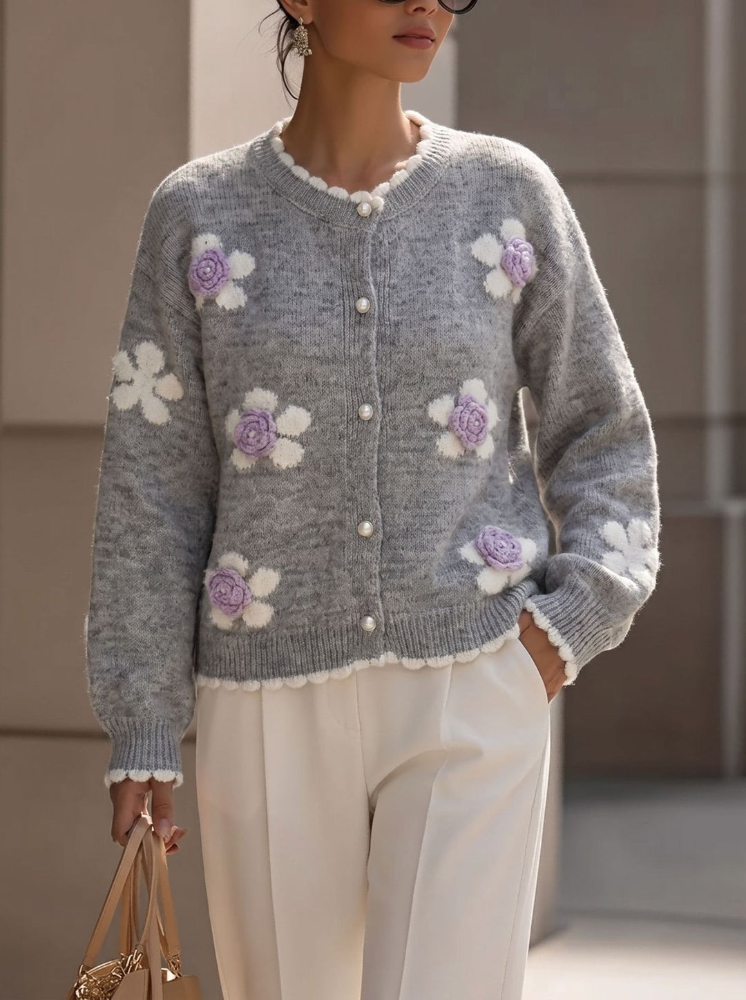Gilet Femme en Maille – Détail Fleurs 3D, Coupe Décontractée