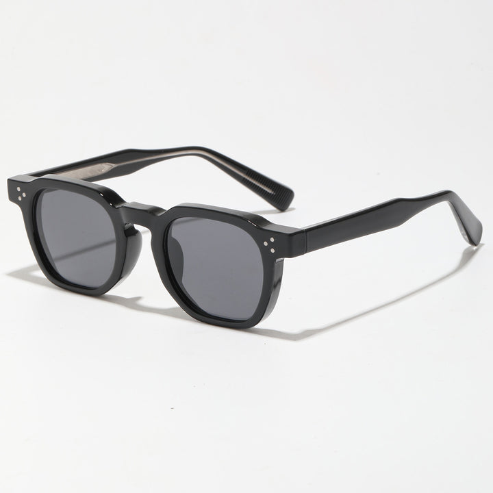 Unisex Retro Sunglasses – Trendy Classic Frame
