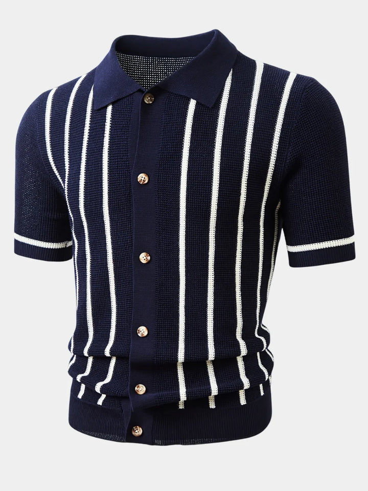 Herren-Poloshirt aus strukturiertem Strick – vertikale Streifen, klassischer Knopfkragen