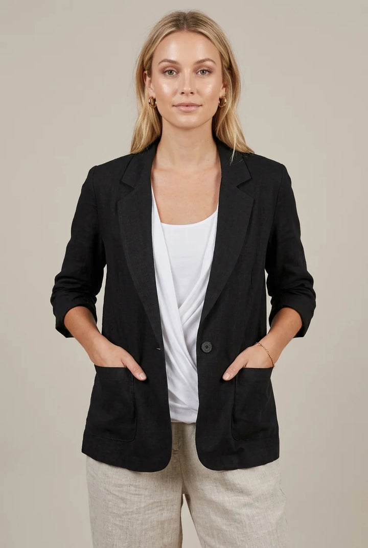 Blazer de mujer de corte informal – Cuello sastre y mangas de longitud media