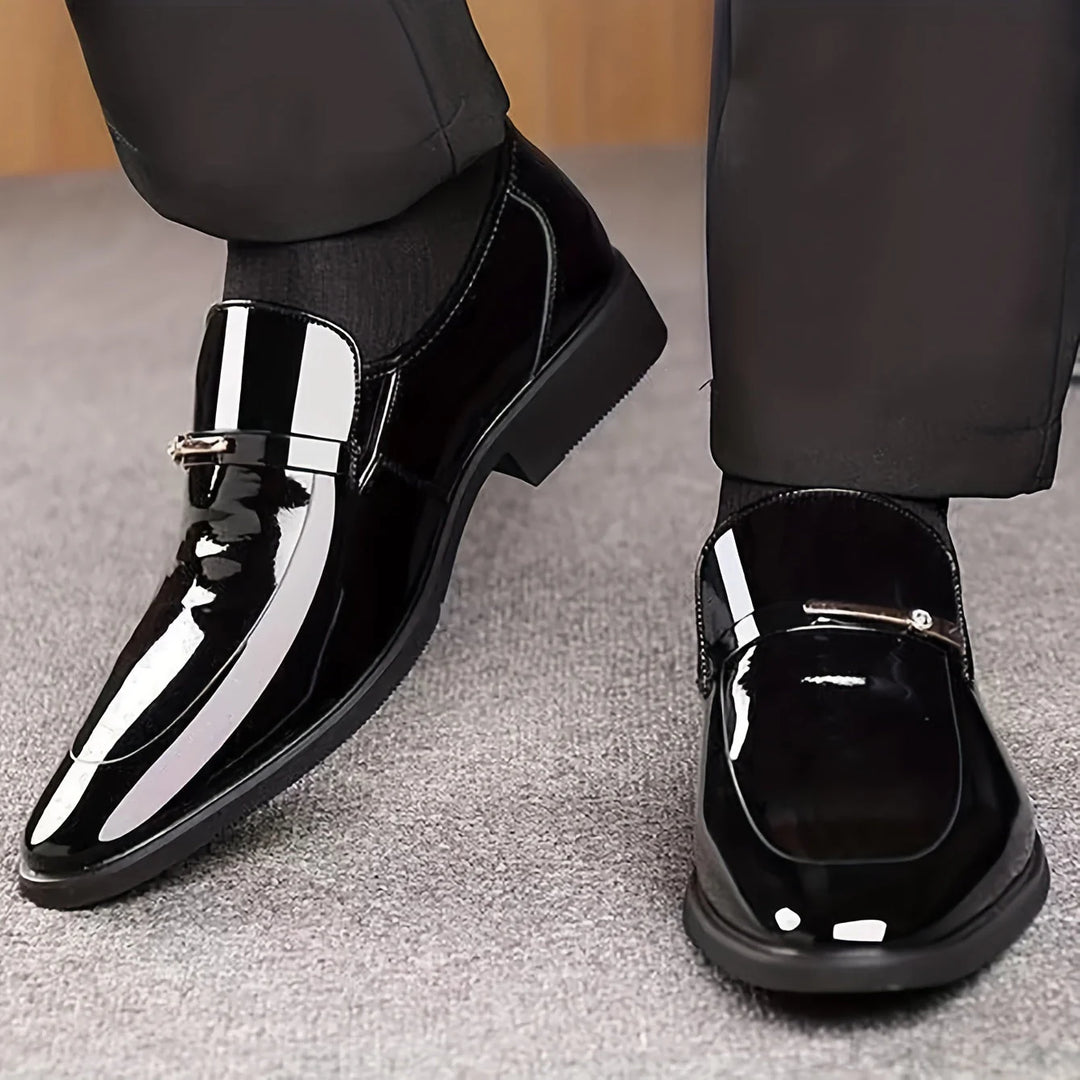 Herren-Pennyloafer aus Lackleder – spitze Schlupfform